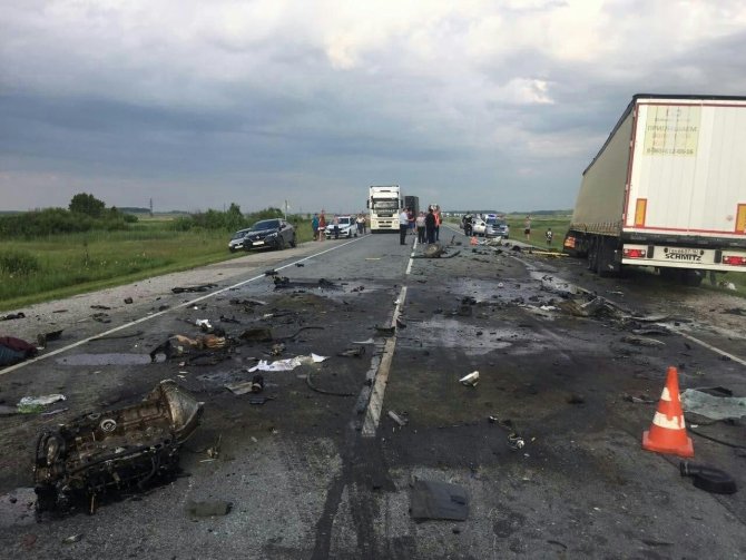 Hatalı Sollama Yapan Minibüs, Alev Topuna Döndü: 1 Ölü