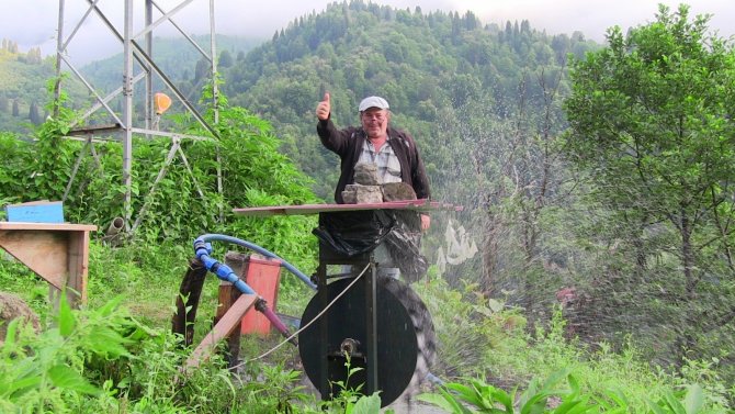 Bal Evi İçin Kendi Ürettiği Elektriği Kullanıyor