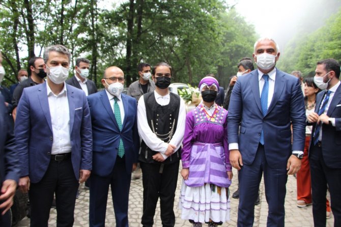 Bakan Ersoy Turizm Sezonu İçin Umutlu Konuştu
