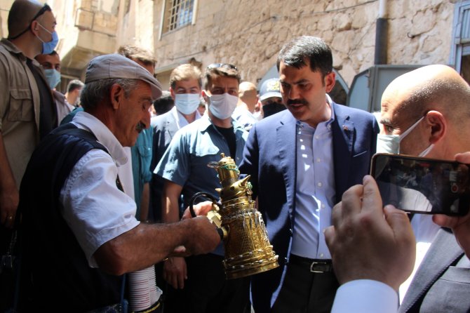 Çevre Şehircilik Bakanı Murat Kurum, Mardin’de Esnafı Ziyaret Etti