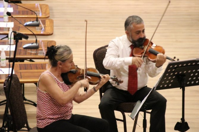Bodrum Belediyesi Meclis Toplantısında Klasik Müzik Konseri Verildi
