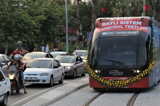 Antalya’da 3. Etap Raylı Sitemin Test Sürüşü Chp’li 10 Büyükşehir Belediye Başkanının Katılımıyla Başladı