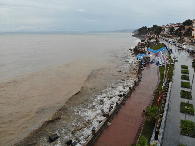 Karadeniz’de Denizin Rengi Değişti