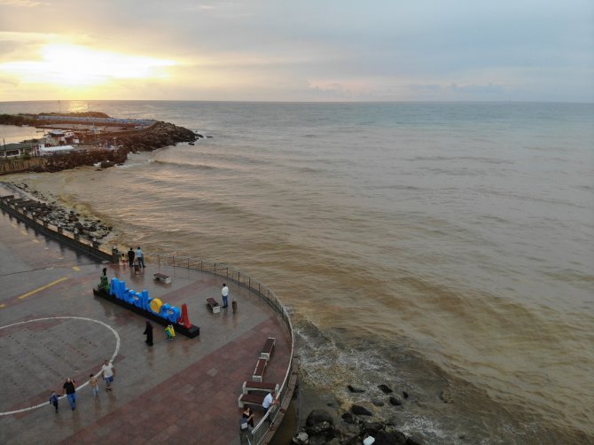 Karadeniz’de Denizin Rengi Değişti