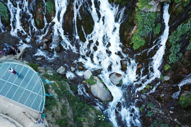 Serinlemek İsteyen Tomara Şelalesi’nin Yolunu Tutuyor