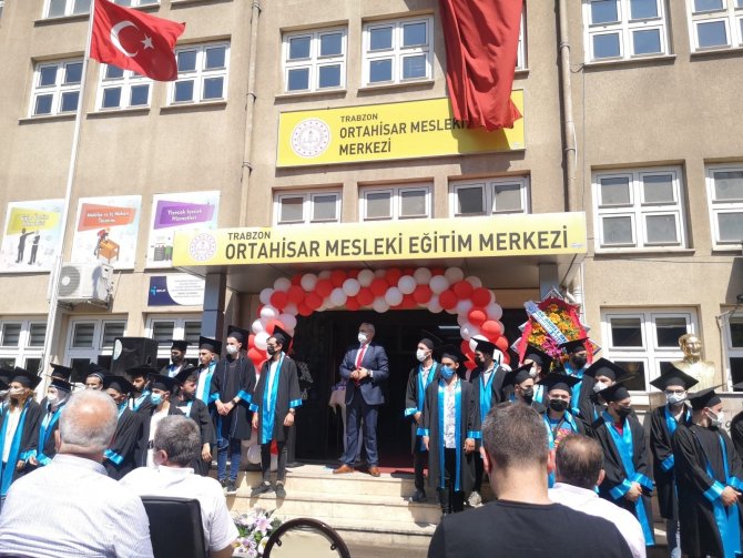 Ortahisar Mesleki Eğitim Merkezi Bu Yıl İlk Mezunlarını Verdi