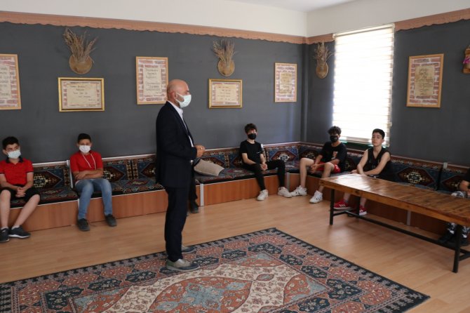 Aksaray’da İ̇mam Hatip Lisesini Tercih Eden Öğrencilere Burs