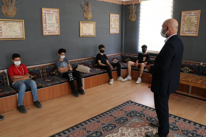Aksaray’da İ̇mam Hatip Lisesini Tercih Eden Öğrencilere Burs