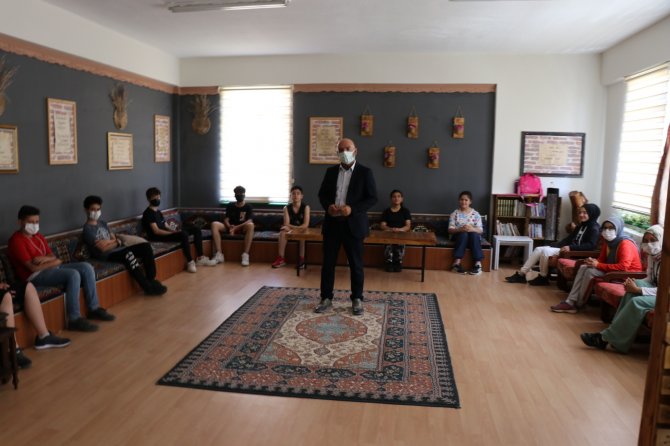 Aksaray’da İ̇mam Hatip Lisesini Tercih Eden Öğrencilere Burs