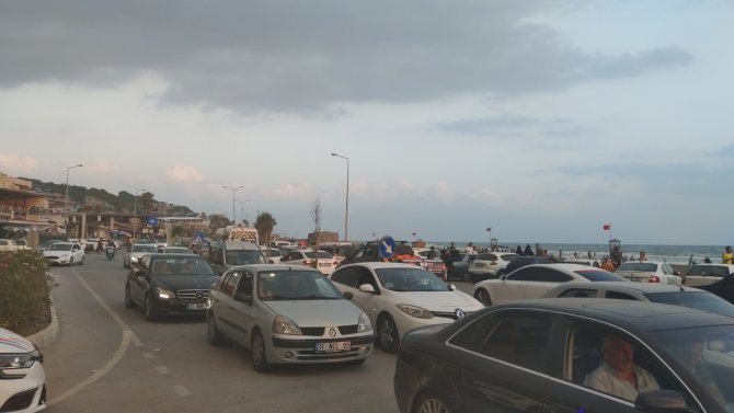 Kısıtlamasız İlk Pazar Gününde Sahile Akın Ettiler