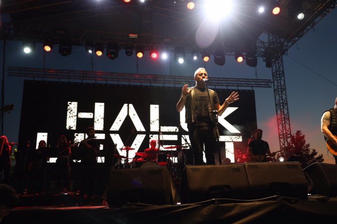 Kısıtlamasız İlk Pazar Gününde Haluk Levent Coşkusu