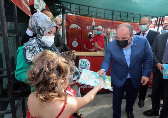 Bakan Varank, Kapıkule Sınır Kapısı’nda Gurbetçilerle Buluştu