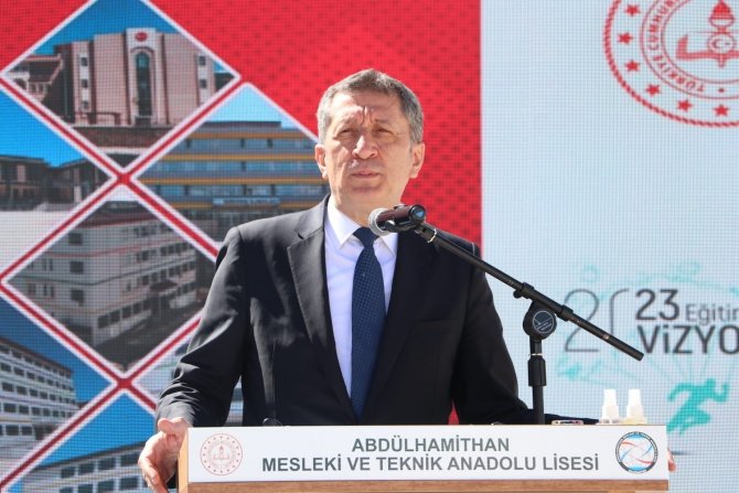 Bakan Selçuk’tan Velilere Çağrı: “Çocuklarını Telefi Eğitimlerine Göndersinler”