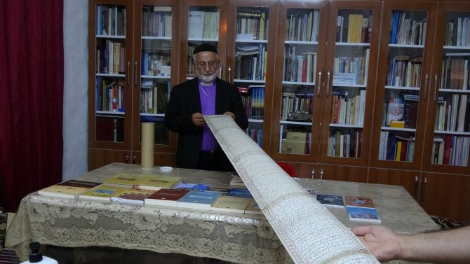 Hazreti Muhammed’in Süryanilere Verdiği Ahitnameler Kitaplaştırıldı