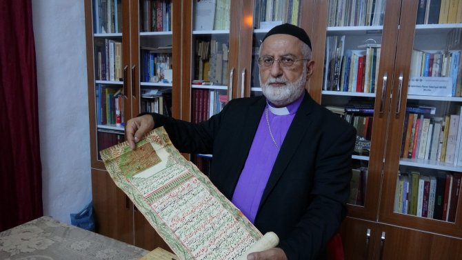Hazreti Muhammed’in Süryanilere Verdiği Ahitnameler Kitaplaştırıldı