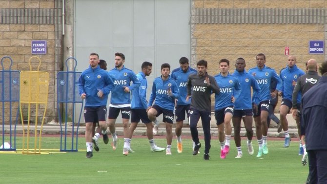 Fenerbahçe, Topuk Yaylası’nda İlk Antrenmanını Yaptı