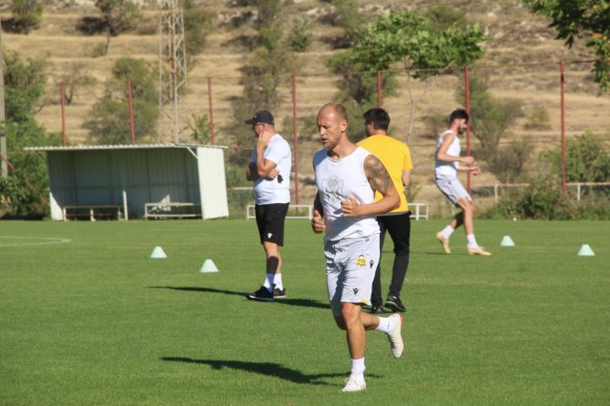 İ̇rfan Buz: “Adem Büyük, Milli Takımda Olması Gereken Bir Futbolcu”