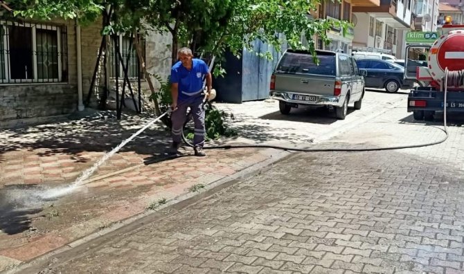 Ti̇m Çamura Bulunan Sokakları Pırıl Pırıl Yaptı