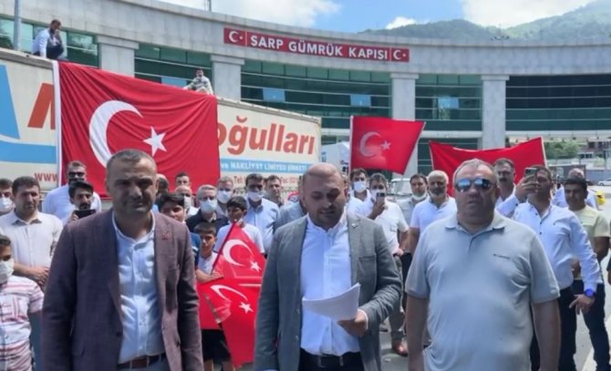 Nakliye Şirketleri Ve Tır Sürücüleri Sarp Sınır Kapısında Eylem Yaptı