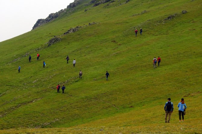 Gümüşhaneli Dağcılar Kadırga Yaylasına Çıkarma Yaptı