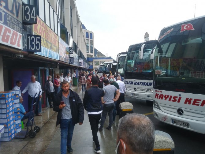 Bayram Öncesi Otogarda Yoğunluk Devam Ediyor