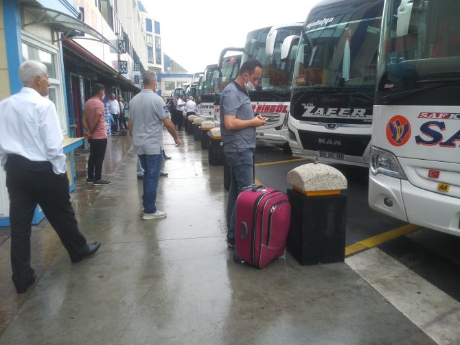 Bayram Öncesi Otogarda Yoğunluk Devam Ediyor