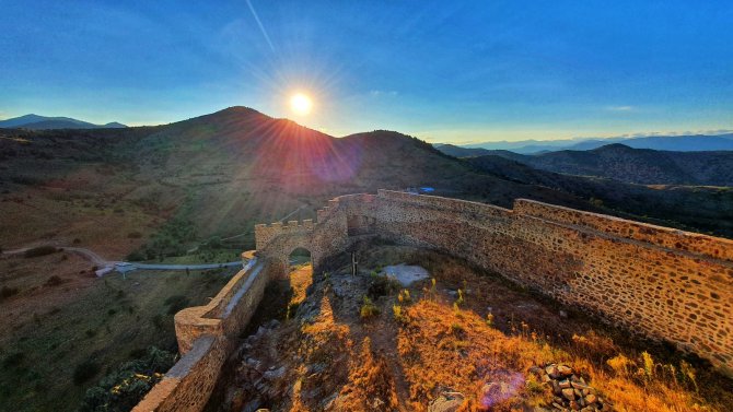 660 Yıllık Kalenin Surlarından Enfes Günbatımı Manzaraları