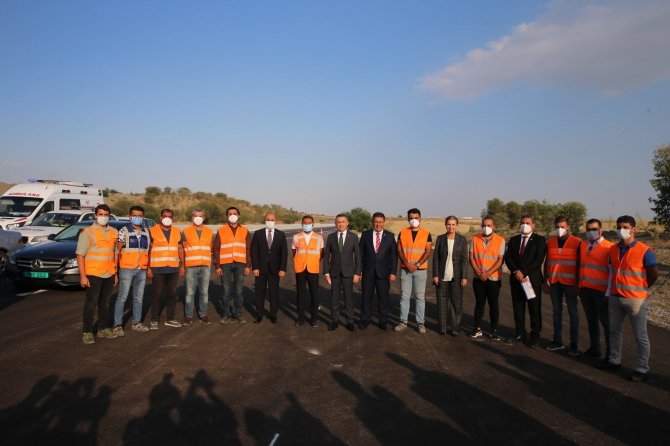 Cumhurbaşkanı Yardımcısı Oktay, Kktc’deki Kuzey Çevre Yolu’nda İncelemelerde Bulundu