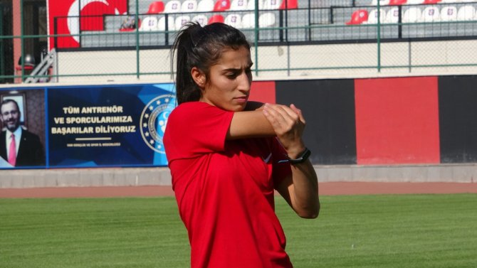 Türkiye Rekortmeni Milli Sporcu Nevin İ̇nce Avrupa Şampiyonası’na Hazır
