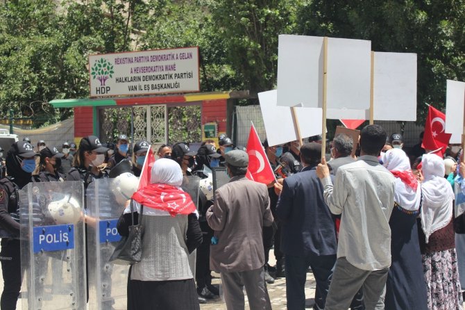 Vanlı Anne Çocuğuna Kavuştu Ama Mücadelesinden Vazgeçmedi