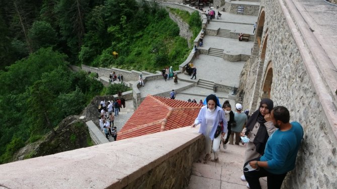 Restorasyon Çalışmaları Tamamlanan Sümela’ya Ziyaretçi Akını