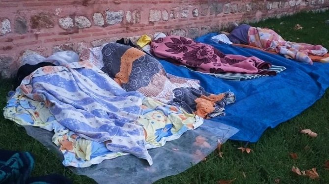 Otellerde Yer Bulamayan Güreş Sevdalıları, Meydanlarda Çadırlarda Uyudu