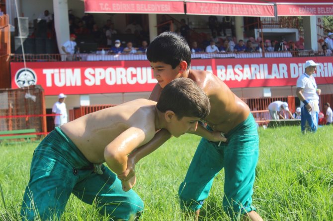 660. Tarihi Kırkpınar Yağlı Güreşleri Başladı