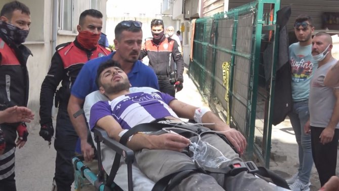 Eşini Bıçaklayarak Öldürdü