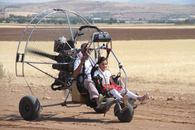Elazığ’da Skyfest Etkinliği Renkli Görüntüler Oluşturdu