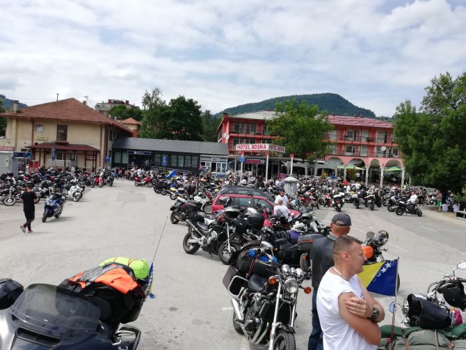 Yüzlerce Motorcudan Srebrenitsa Kurbanlarının Anısına "Motosiklet Maratonu"
