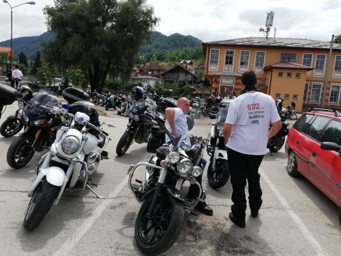 Yüzlerce Motorcudan Srebrenitsa Kurbanlarının Anısına "Motosiklet Maratonu"