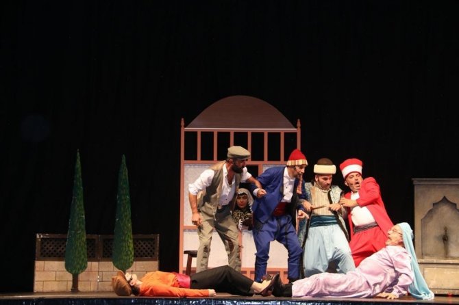 Akçaabat Belediyesi 2. Açık Hava Tiyatro Günleri Sona Erdi