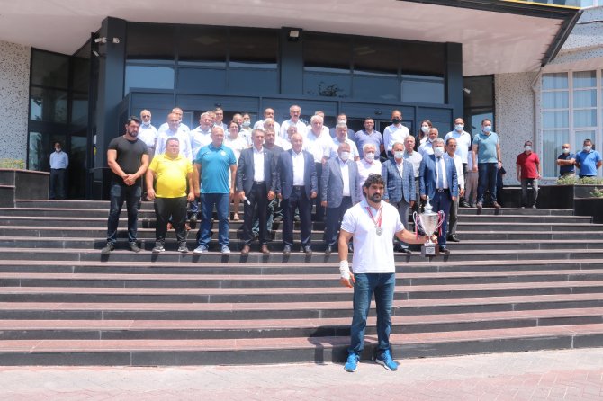 Kırkpınar İkincisi Koç, Davul Zurna İle Karşılandı