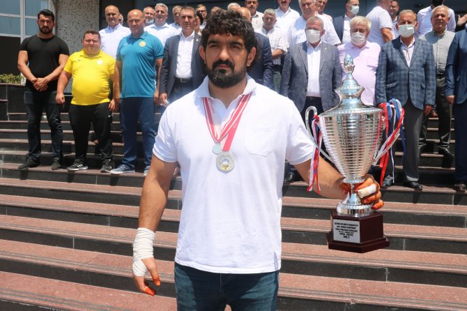 Kırkpınar İkincisi Koç, Davul Zurna İle Karşılandı