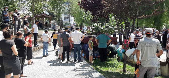 Çorum’da Otomobil Çocuk Parkına Daldı: 1 Yaralı