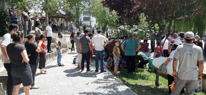 Çorum’da Otomobil Çocuk Parkına Daldı: 1 Yaralı