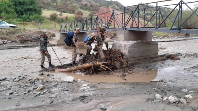 Kırgızistan’da Sel: 6 Ölü, 2 Kayıp