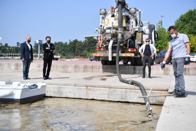 Tuzla’da Temizleme Çalışmaları Sonuç Verdi, Deniz Eski Rengine Döndü