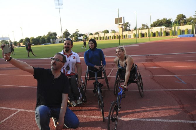 Bakan Kasapoğlu’ndan Tokyo 2020’ye Hazırlanan Milli Sporculara Destek Ziyareti