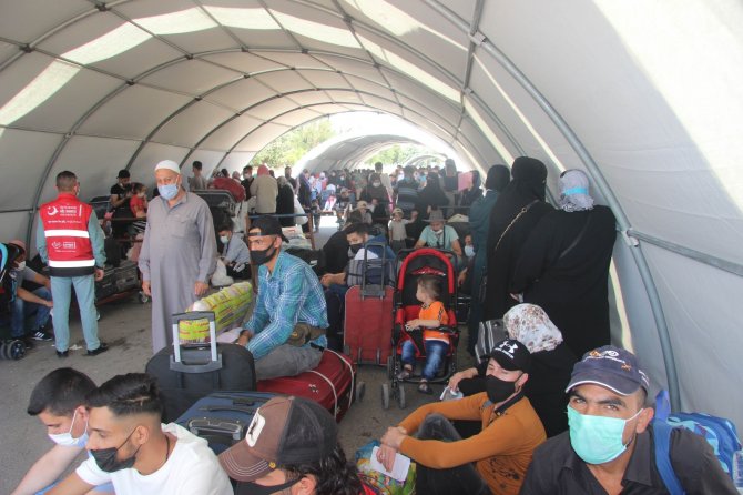 Suriyelilerin Vatan Hasreti Sıcaklık Dinlemiyor