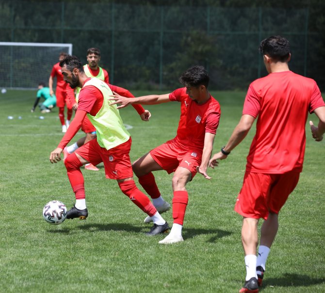 Sivasspor Çalışmalarını Sürdürüyor