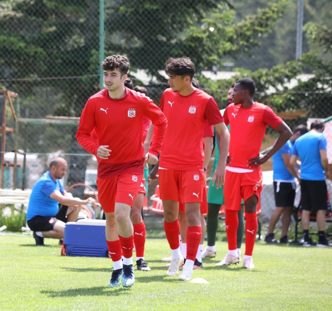 Sivasspor Çalışmalarını Sürdürüyor