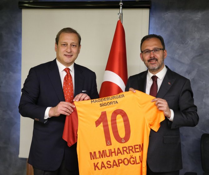 Bakan Kasapoğlu, Galatasaray Başkanı Burak Elmas’ı Kabul Etti