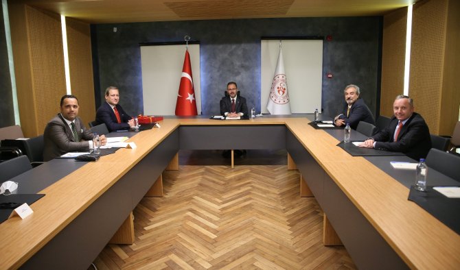 Bakan Kasapoğlu, Galatasaray Başkanı Burak Elmas’ı Kabul Etti
